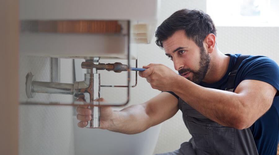 Water heater thermostat replacement in Spencerville, IN